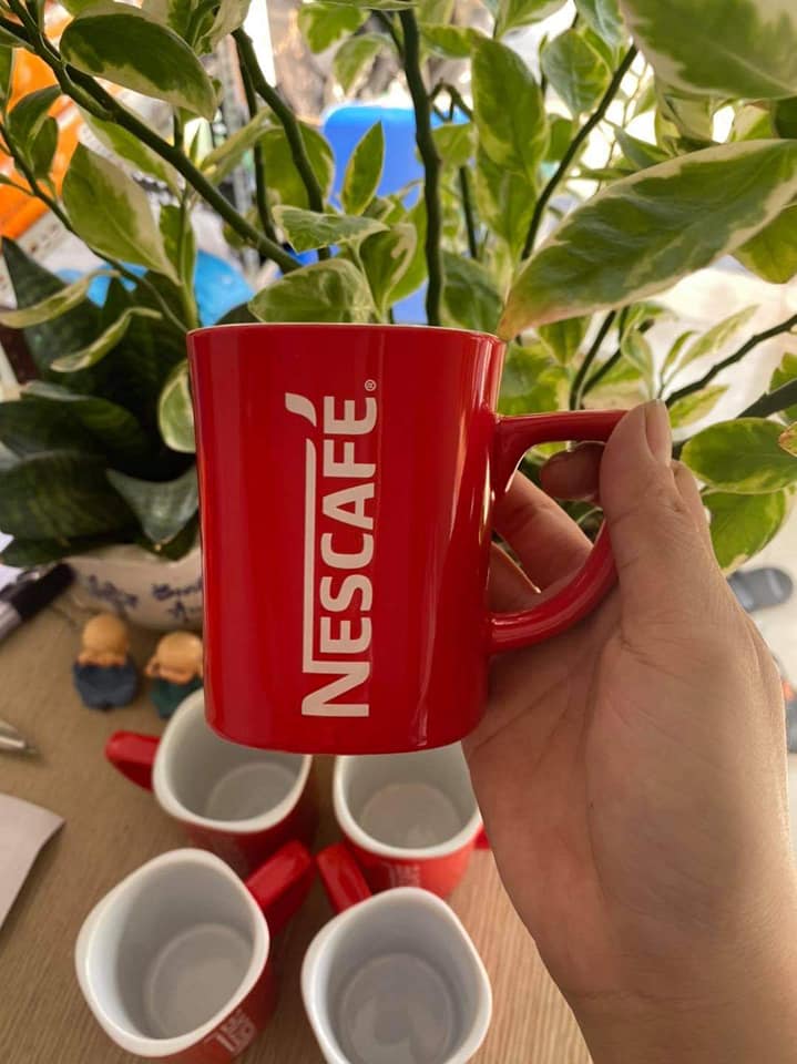LY SỨ QUAI NESCAFE