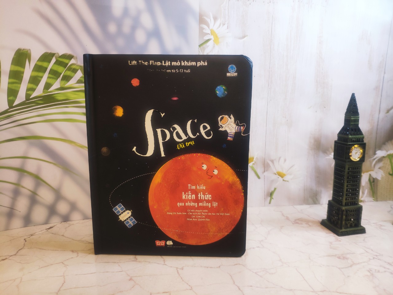 Lift-The-Flap-Lật mở khám phá - Space - Vũ trụ