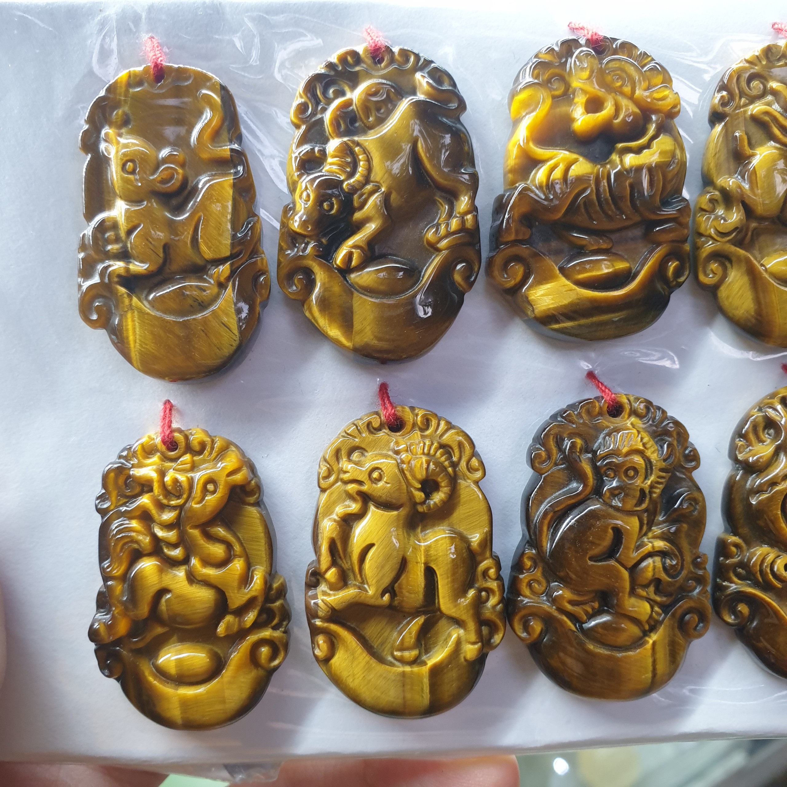 Mặt Dây Chuyền Đá Hổ Phách 12 Con Giáp