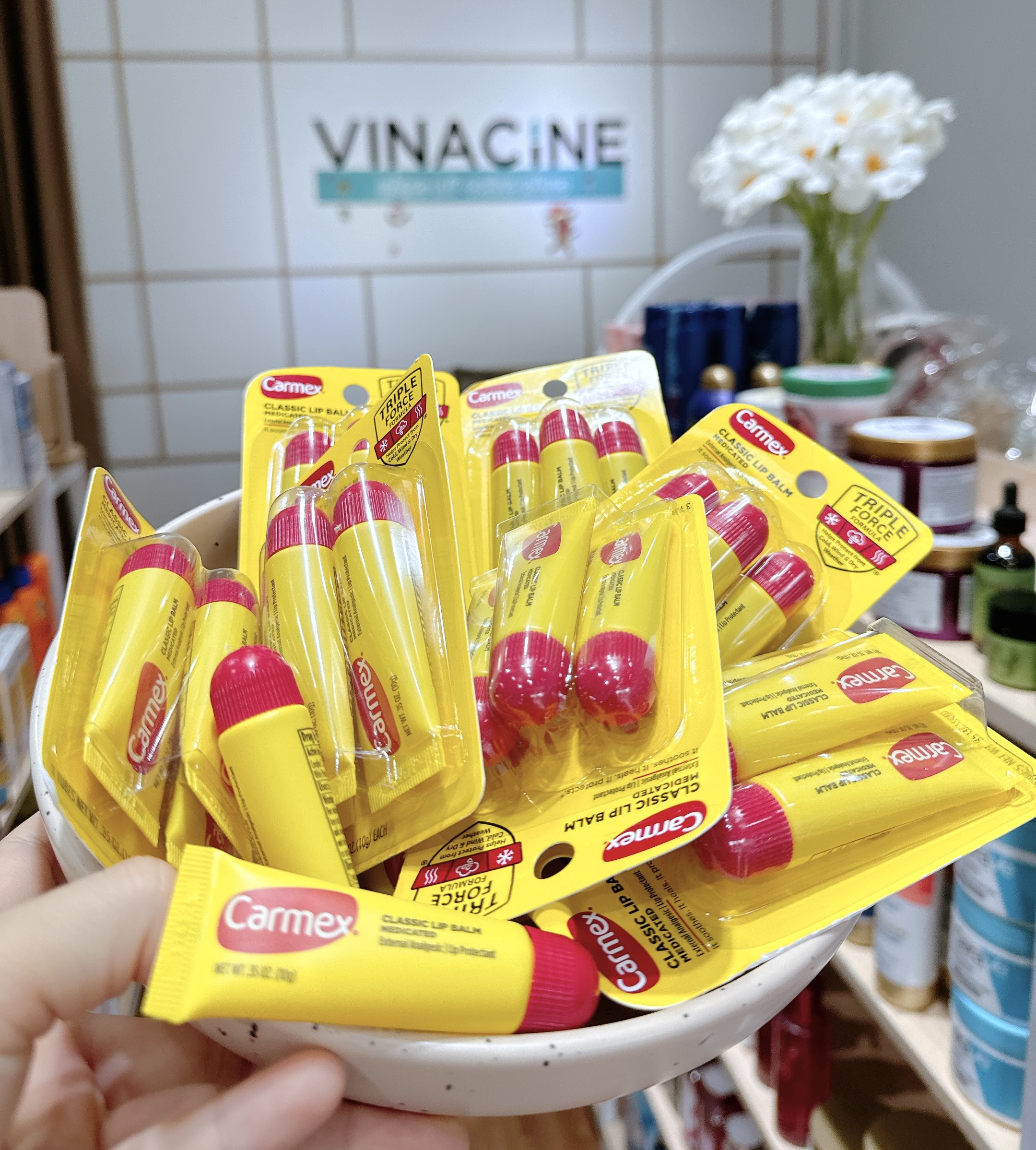 Son Dưỡng Môi Carmex Classic Lip Balm Medicated Dạng Tuýp