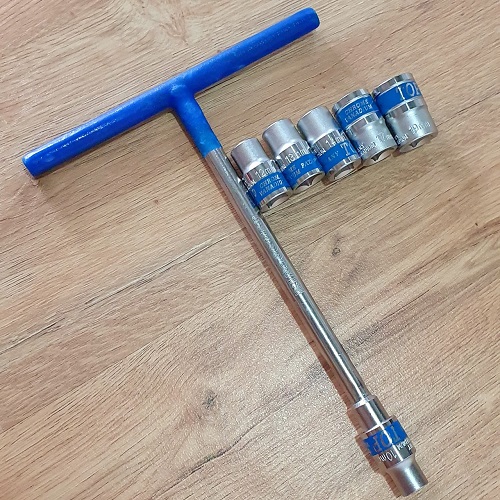 Bộ dụng cụ gồm cần siết 1/2 chữ t cán bọc nhựa + 6 đầu tuýp lục giác 1/2 size 10-12-13-14-17-19mm