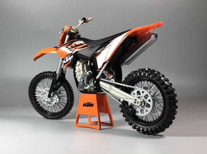 Mô hình xe mô tô KTM 450 SX tỉ lệ 1:12