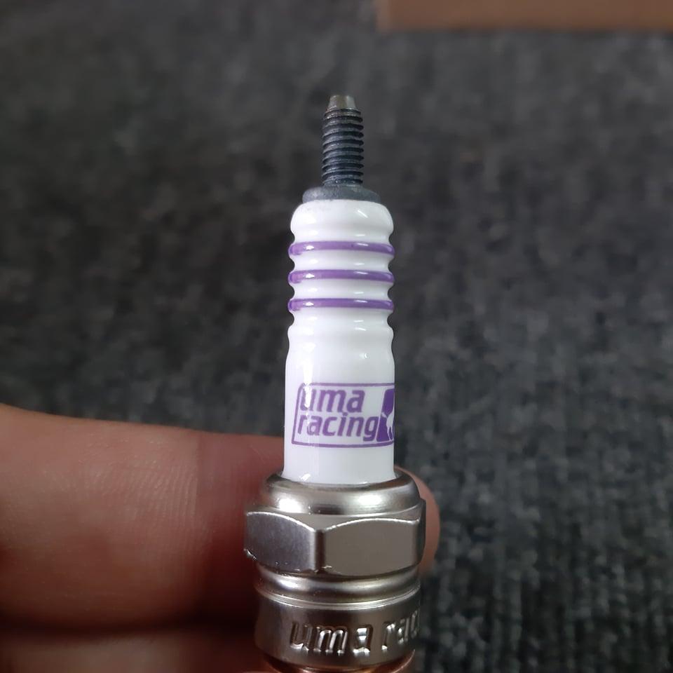 BUGI UMA RACING IRIDIUM ĐA CỰC AB8R31 cho xe Exciter , Winner , Vario 150  đi bài PXL