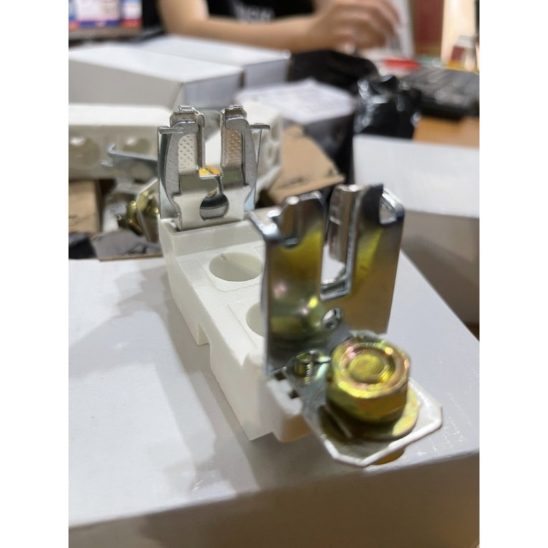Đế Cầu Chì Xập