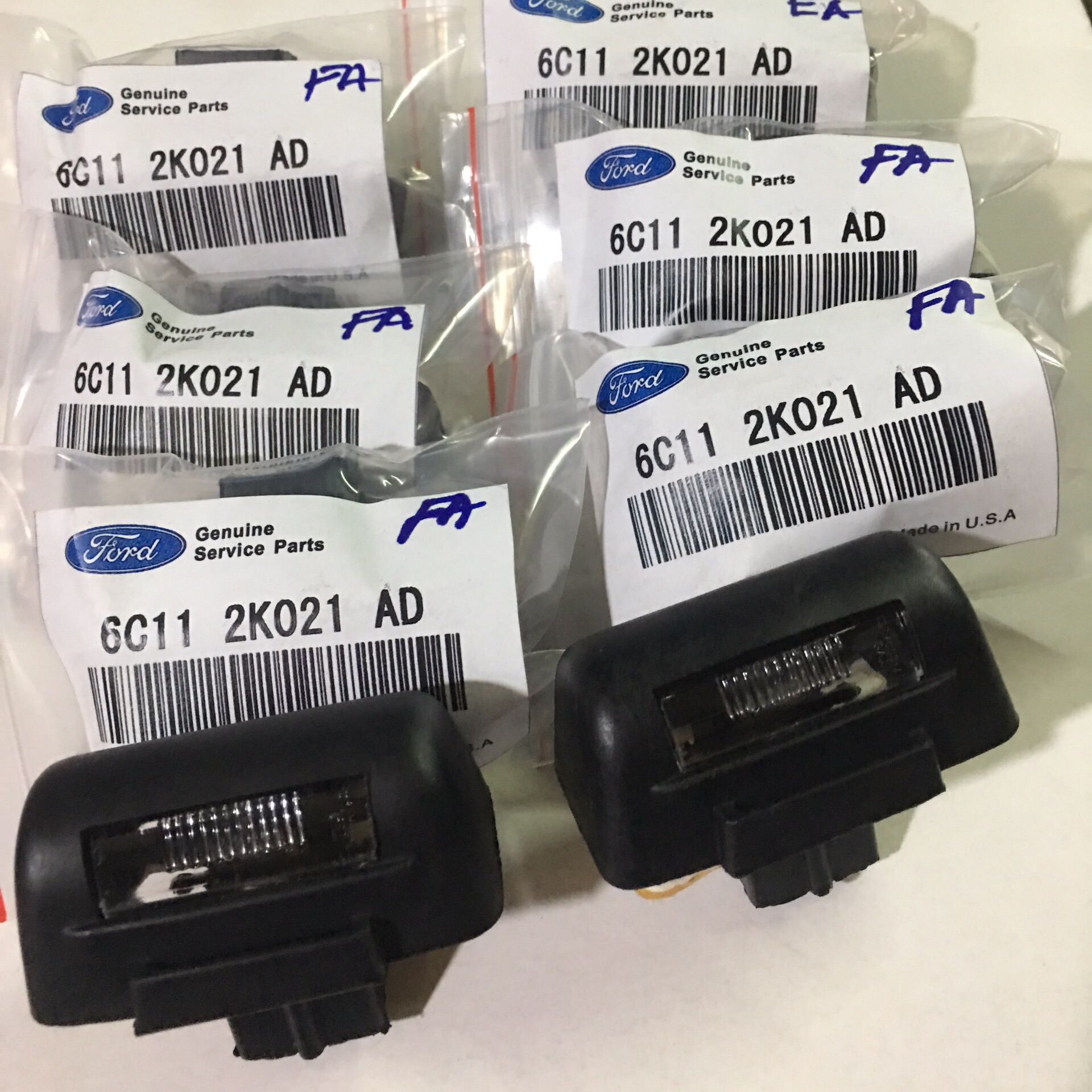 ĐÈN SOI BIỂN SỐ FORD TRANSIT 16 CHỖ CHUẨN ZIN