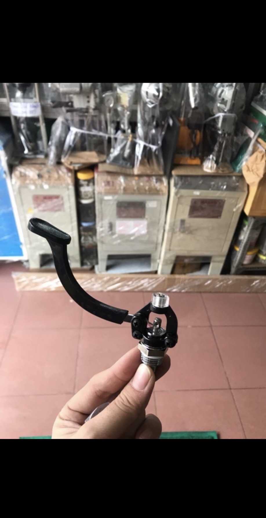 Tay nhấn bàn ủi nồi hơi công nghiệp