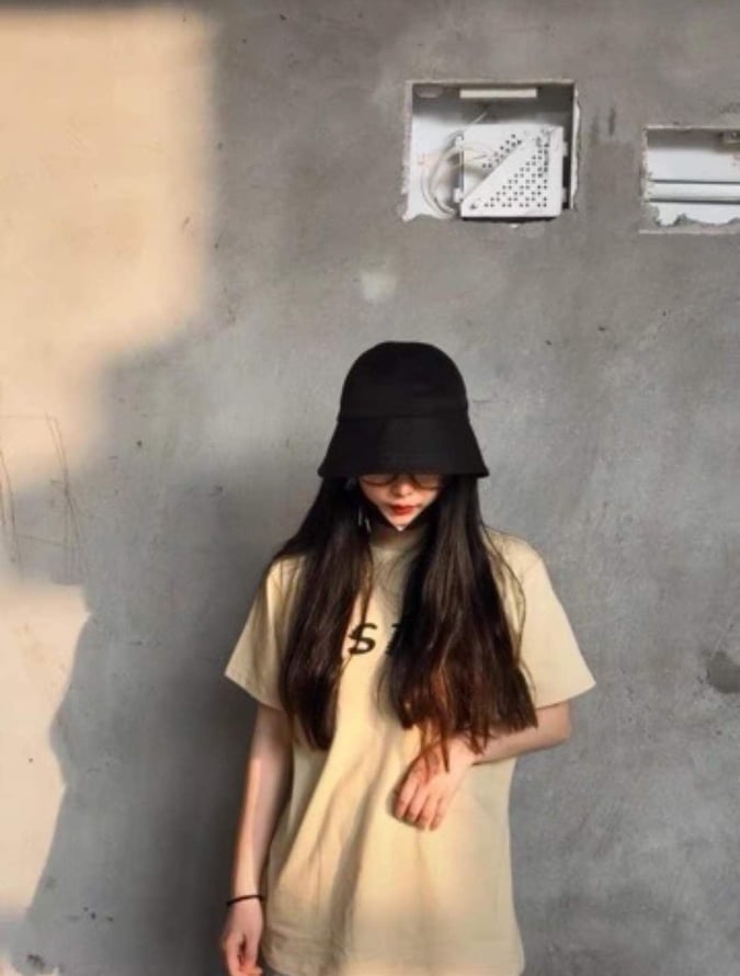 Áo thun LISA TRUST GOD (trọng lượng từ 40kg đến 68kg)