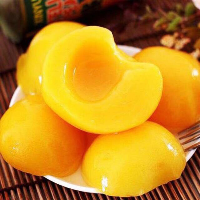 1 lon đào ngâm 425g/lon