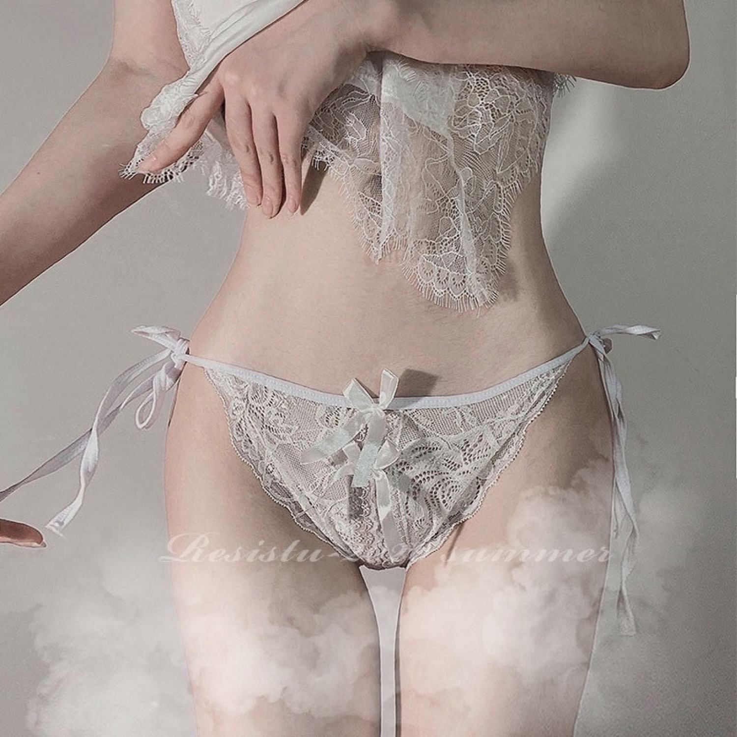 [Nhập mã LAZFASHION11 - giảm 15%, tối đa 40k/249k]-Quần Lót Ren Xẻ Đáy Cột Dây Sexy
