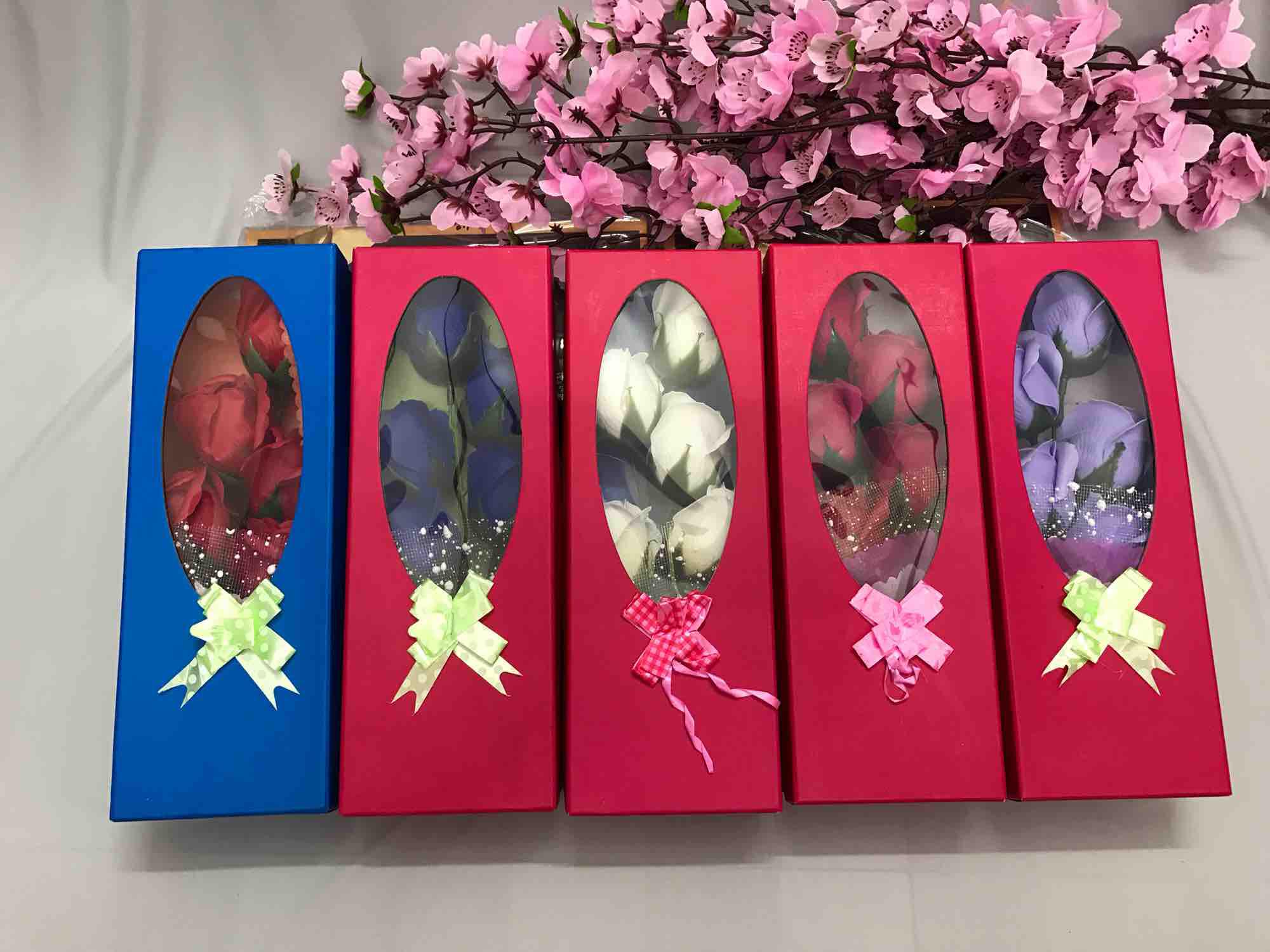 20/10 HOA HỒNG SÁP THƠM 5 BÔNG CÓ HỘP
