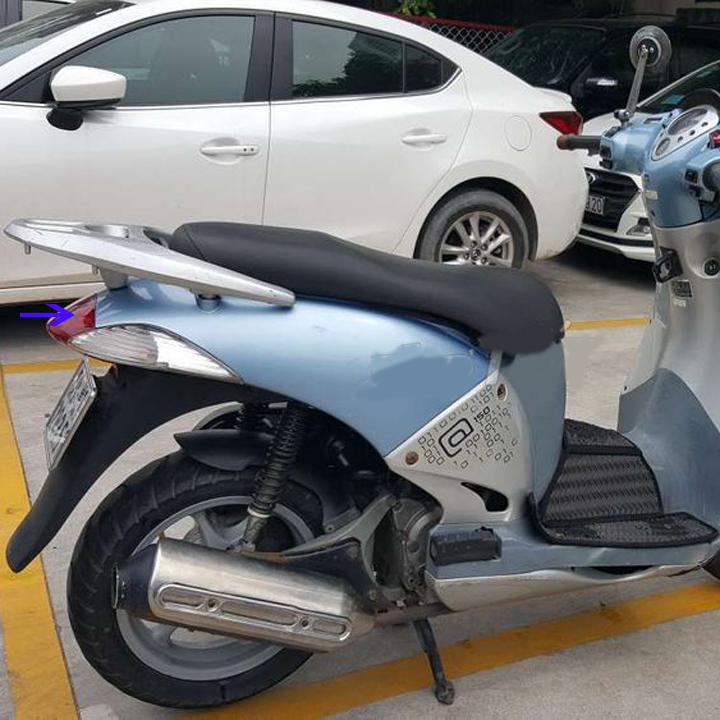 Nắp đèn hậu xe A còng 150