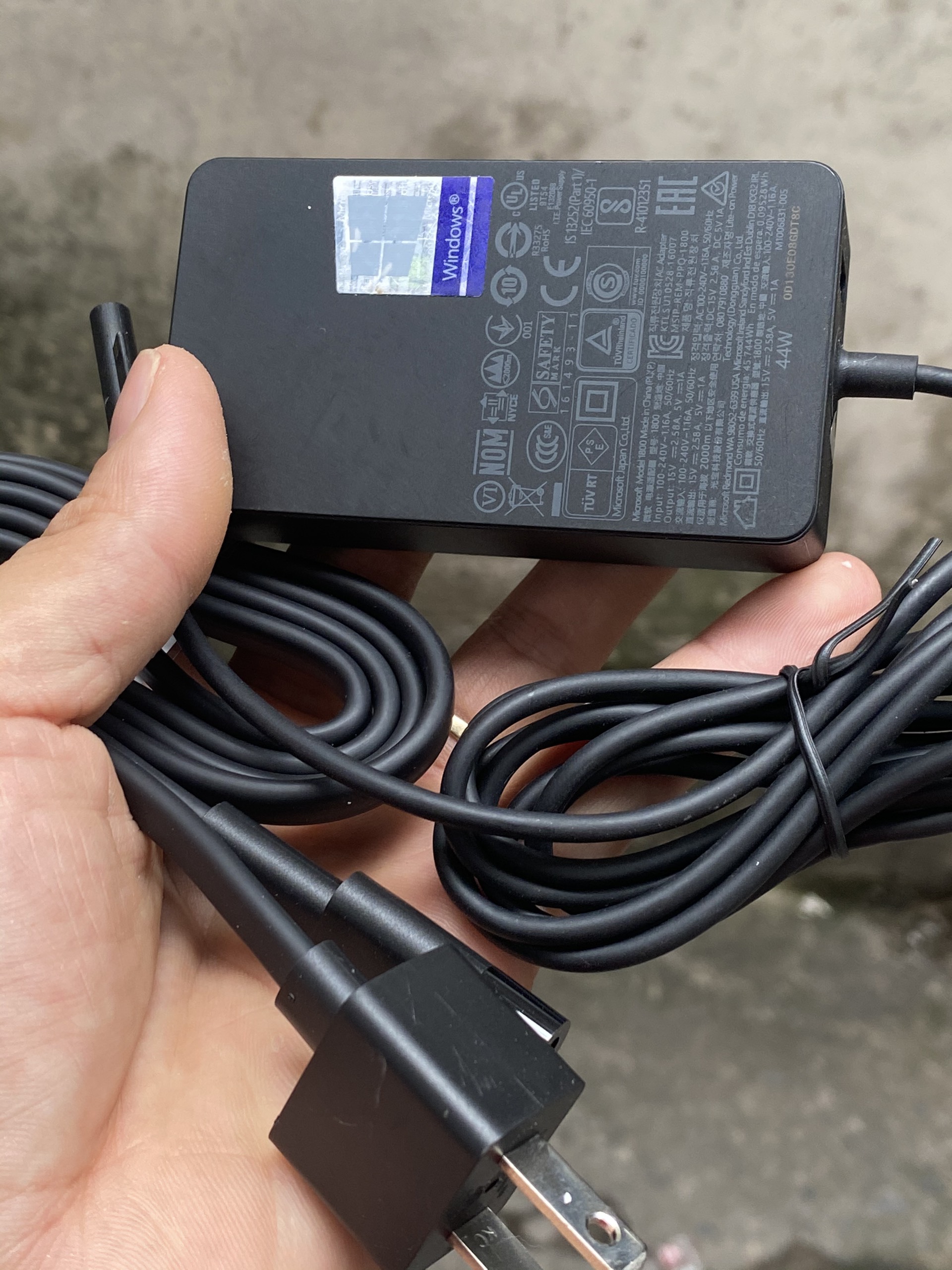 Sạc Surface 1800 44w zin tháo máy bảo hành 12 tháng
