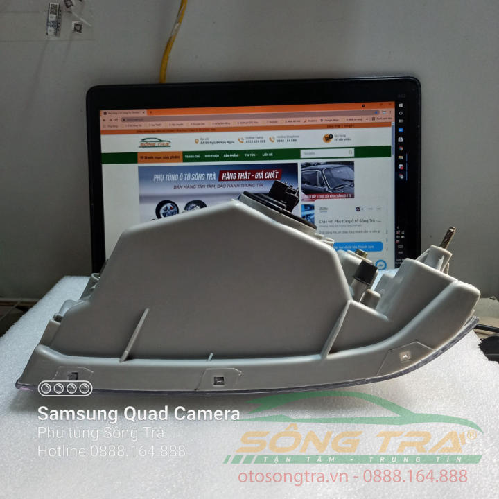 ĐÈN GẦM TOYOTA ALTIS 2003
