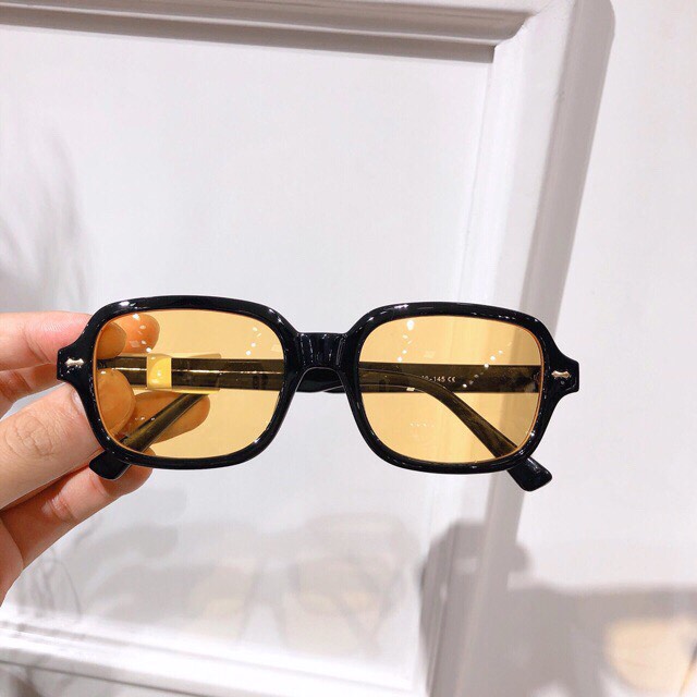 Kính râm màu vàng cực chất do Nam và Nữ Lazada