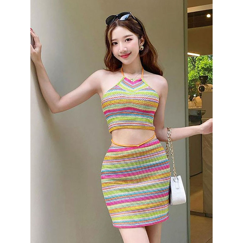 Bikini 2 mảnh du lịch đồ bơi nữ đi biển thổ cẩm đẹp mắt nổi bật cổ yếm hở vai sexy váy cạp cao tôn dáng DK7T3
