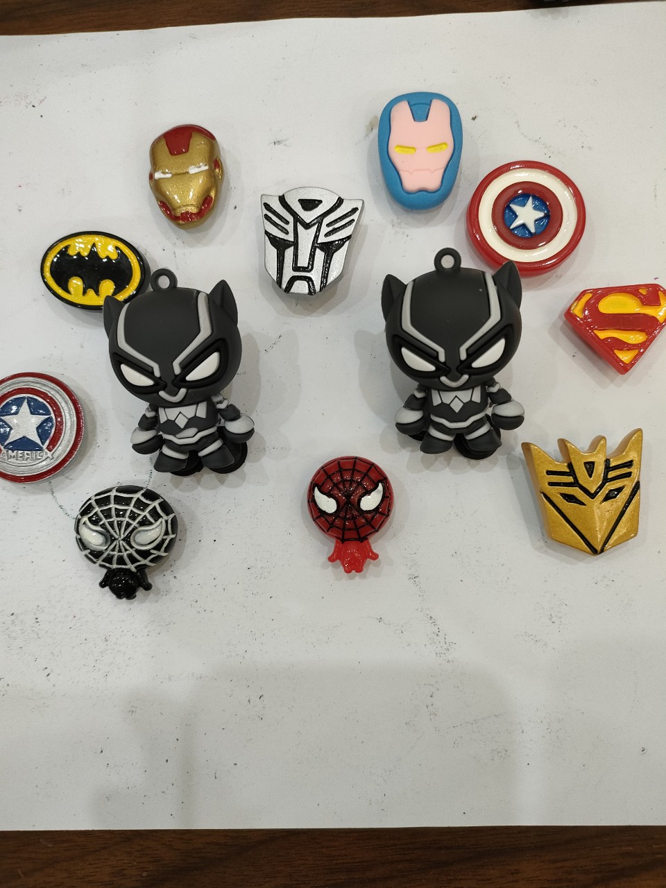bộ charm 3d gắn sục cho bé ( gồm 2 charm to và 10 charm nhỏ)