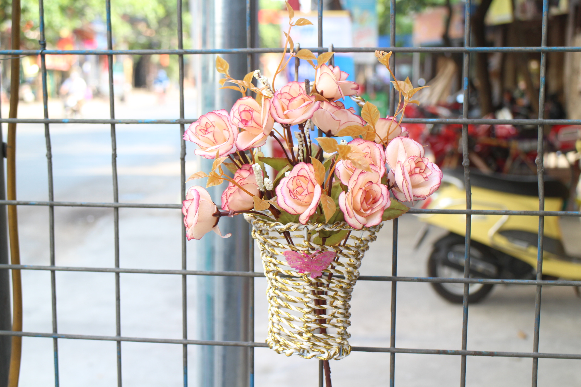 Giỏ cắm hoa treo tường mây đan (không kèm hoa)