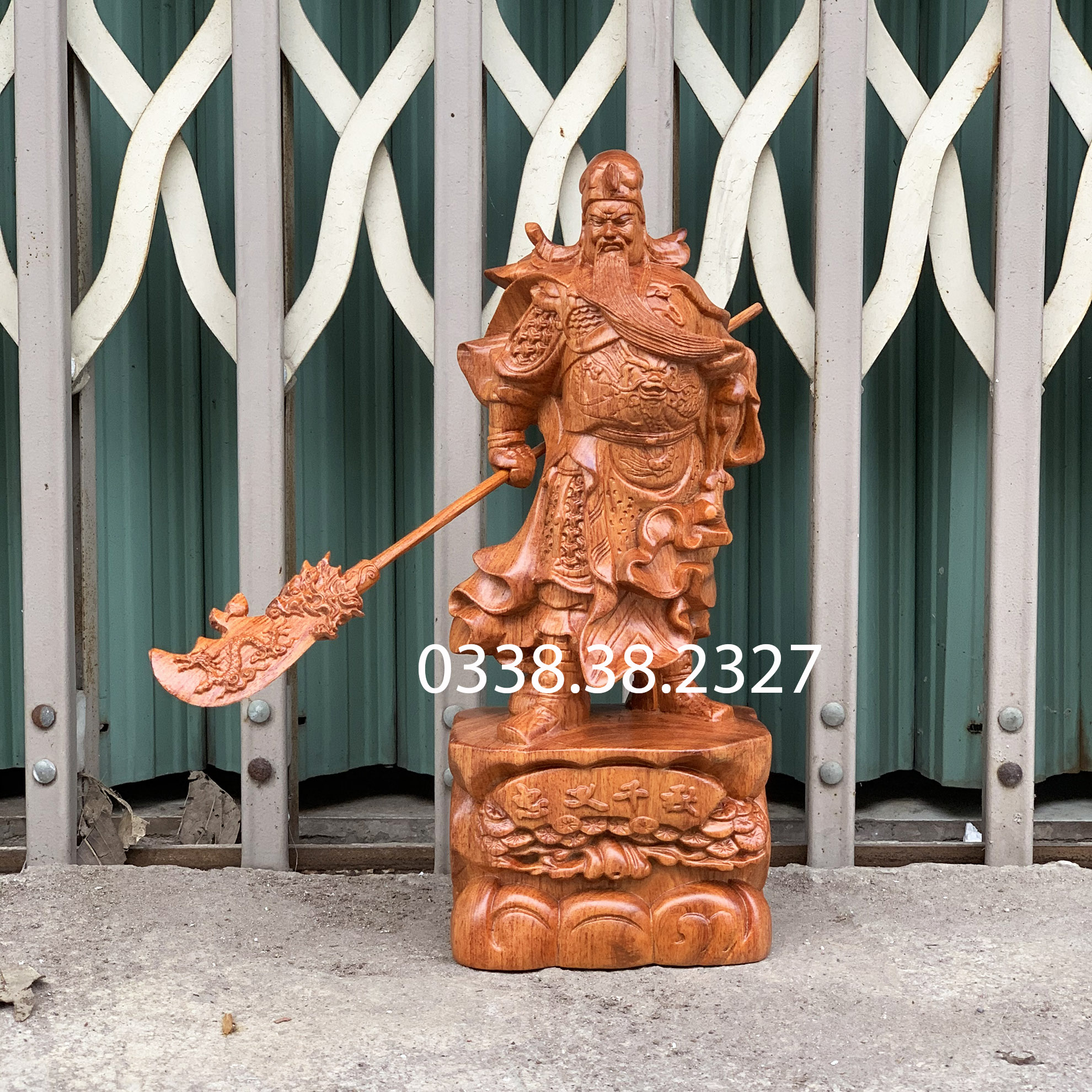 Tượng quan công trung nghĩa ngàn thu chất liệu gỗ hương hguyên khối