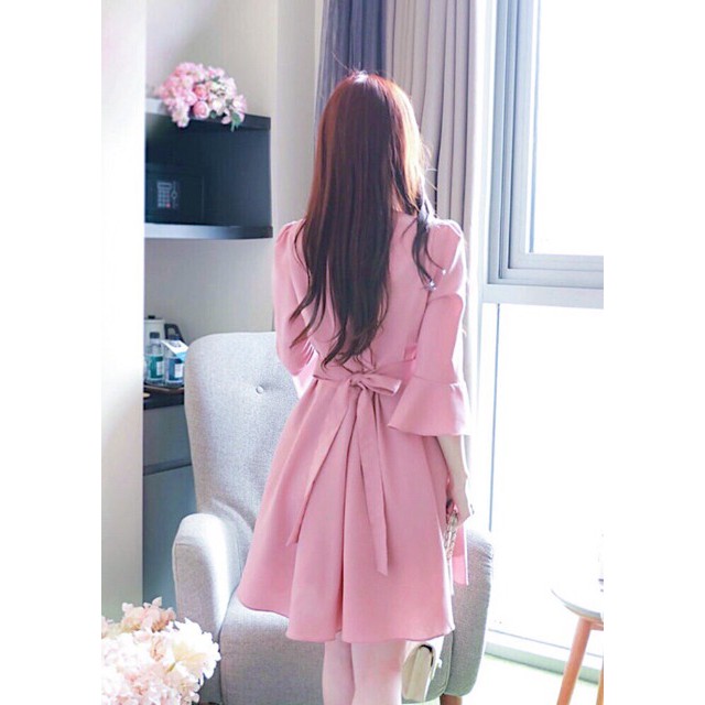 Đầm hồng tay loa thắt nơ