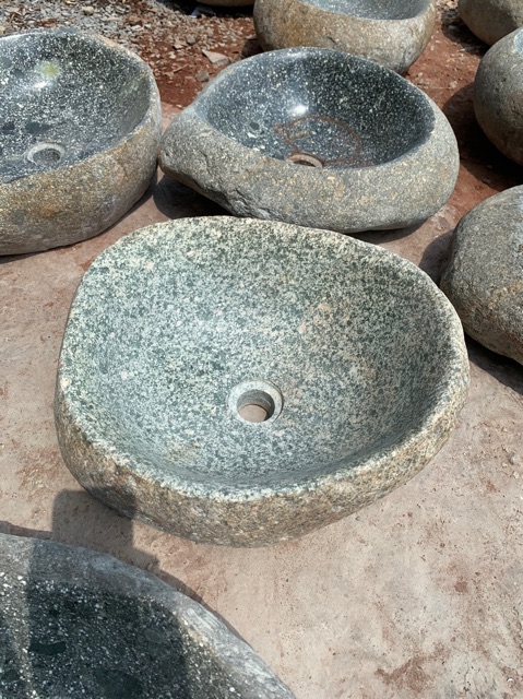 Lavabo đá cuội