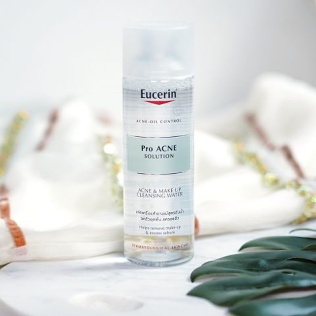 Nước tẩy trang Acne-oil Control Pro Acne Solution Eucerin