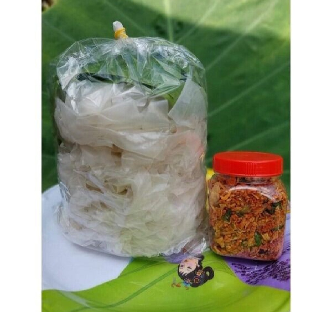 bánh tráng rìa ăn cùng hành ruốc
