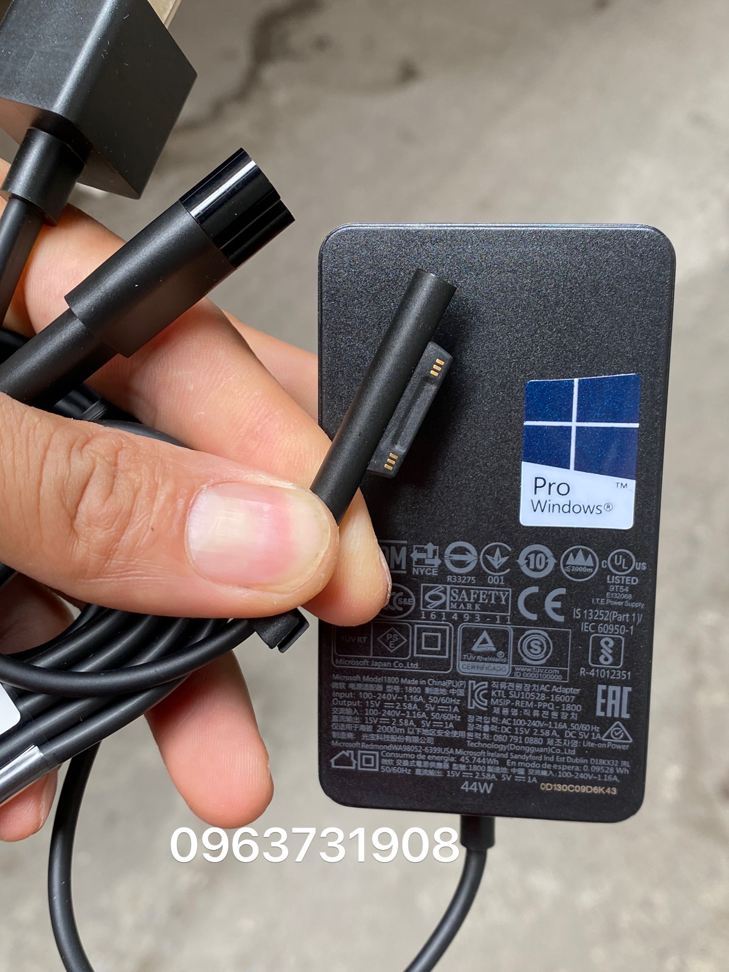 Sạc Surface Pro 3 44W zin theo máy