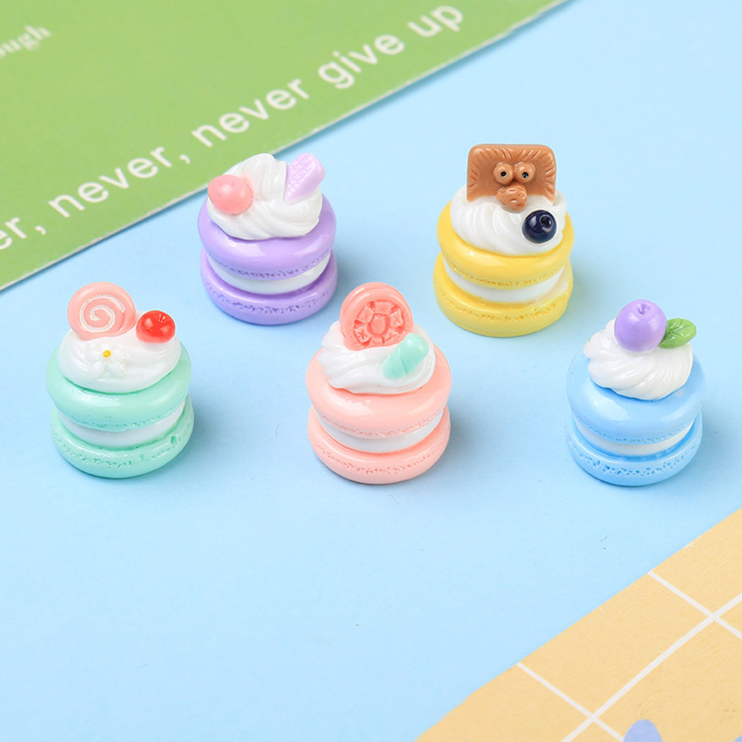 Mô hình bánh macaron kem trang trí nhà búp bê