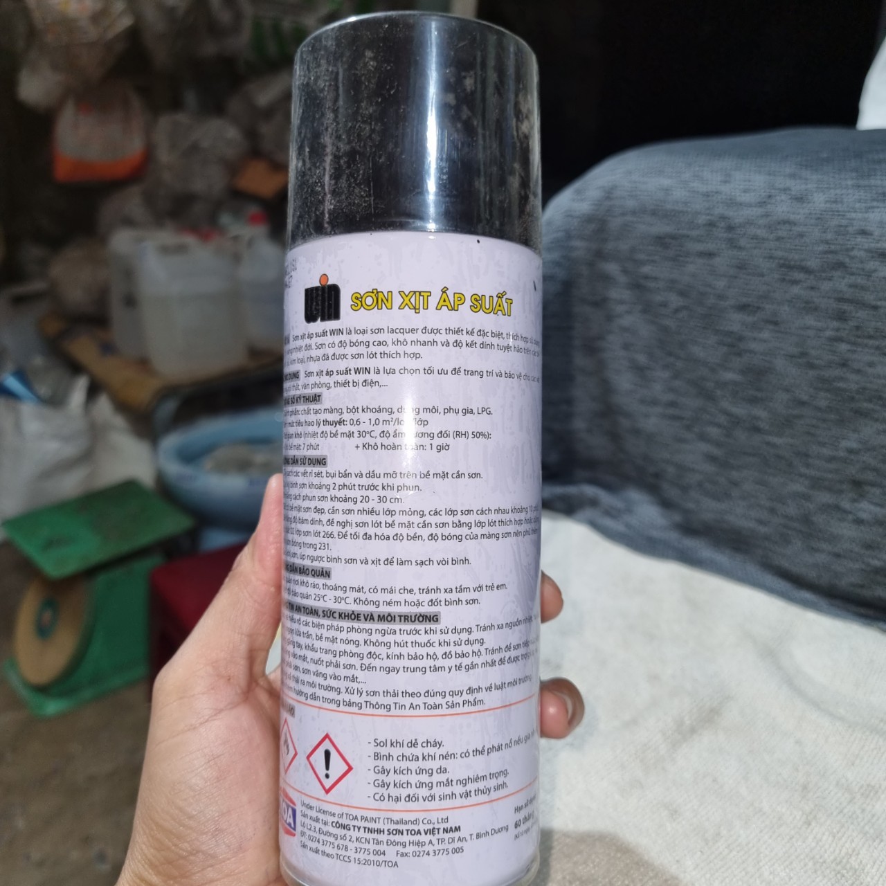 Sơn xịt màu đen bóng A210 WIN ( 400 ml )