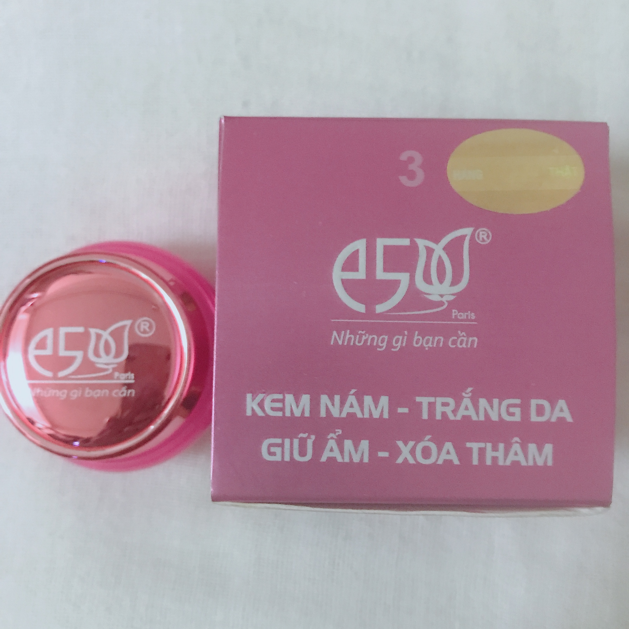 Kem E5 nám trắng da giữ ẩm xoá thâm