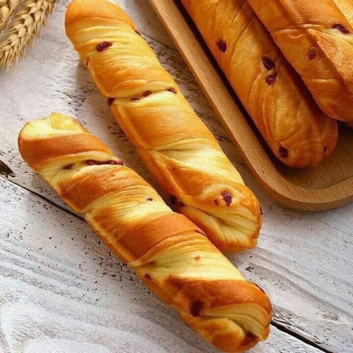 [Hoàn tiền 10%] 1kg Bánh mì que ngàn lớp ( mix 2 vị )