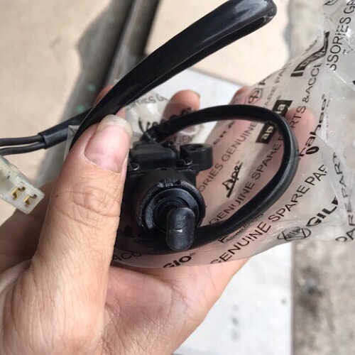 Cục đá chống tắt máy Xe Vespa