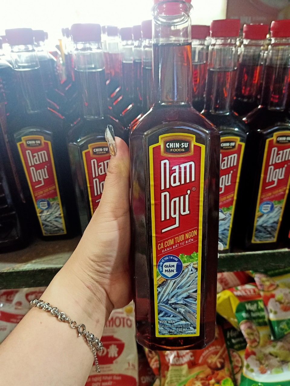 mắm Nam ngư cá cơm chai 750ml