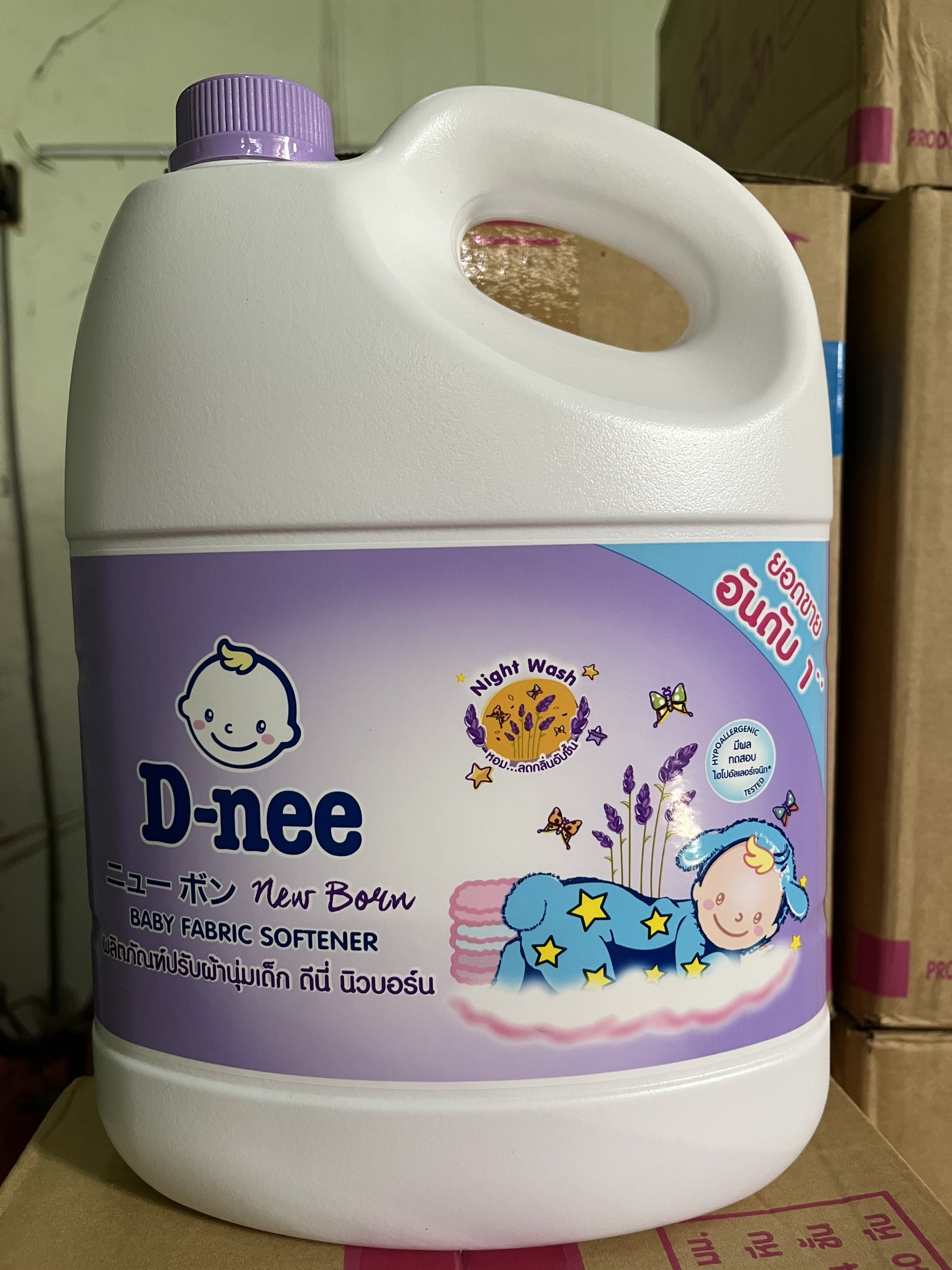 (KTT) Nước giặt xã Dnee can 3000 ml- Màu tím ( Thái Lan)
