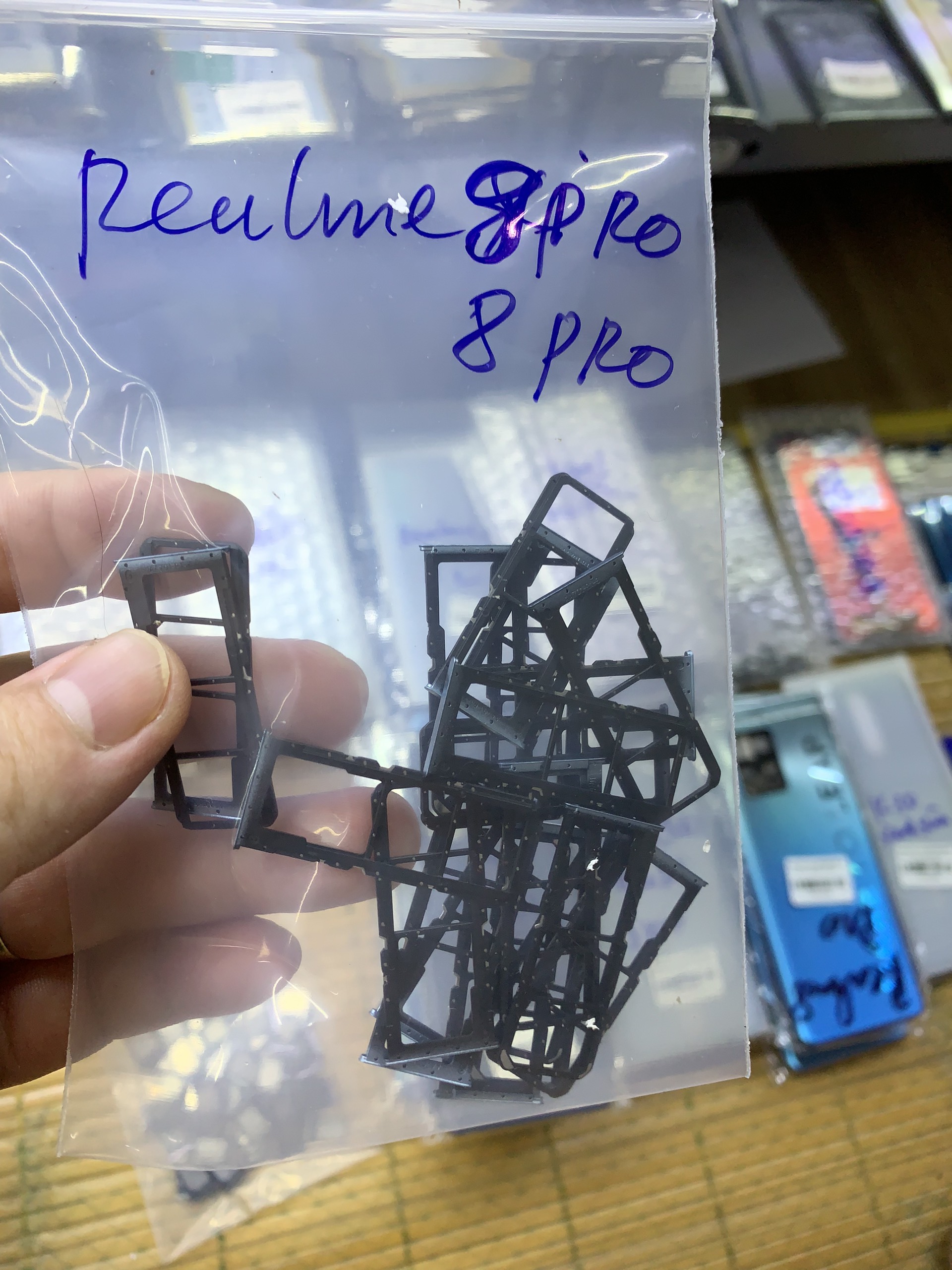 Khay sim realme 8 / realme 8 pro