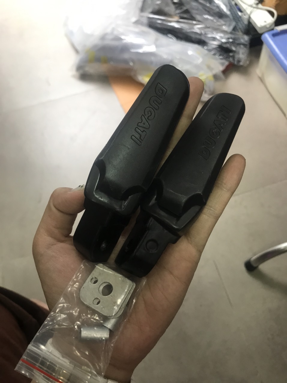 Cặp gác chân kiểu Ducati cho Vario 2018-2020