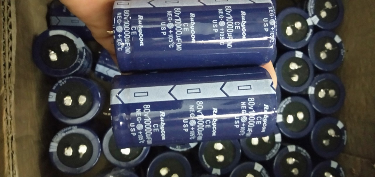 Tụ lọc nguồn Rubycon 10000uf 80 combo2