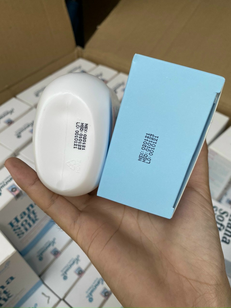 Dung Dịch Vệ Sinh Phụ Nữ Hana Soft Silk Hanayuki 150ml
