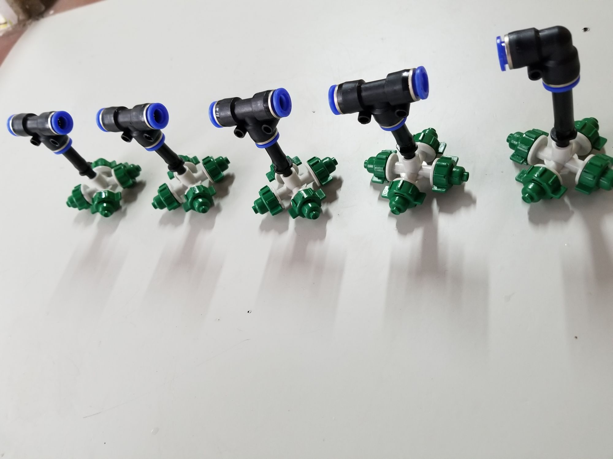 Đầu phun béc phun sương 4 hướng nối nhanh phi 8