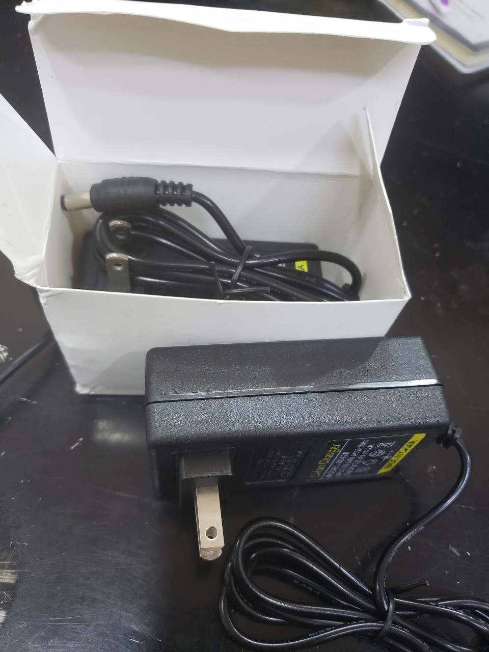 sạc pin lipo 3s 12.6v2a,
