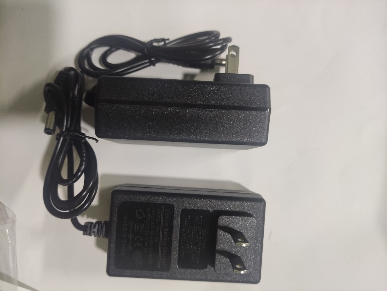 sạc pin 4 cell 16.8V cho máy khoan pin