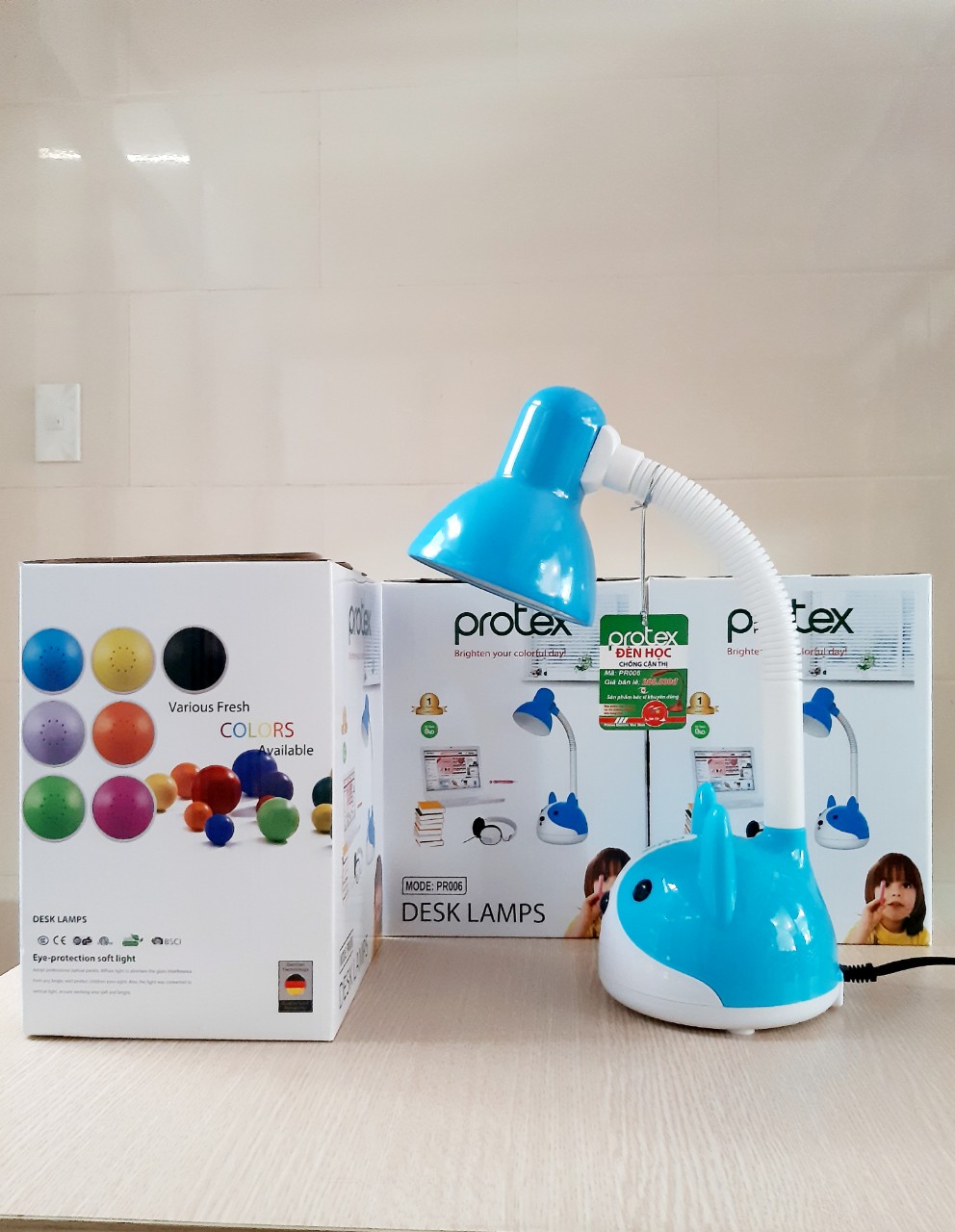 PROTEX đèn bàn chống cận thị PR006