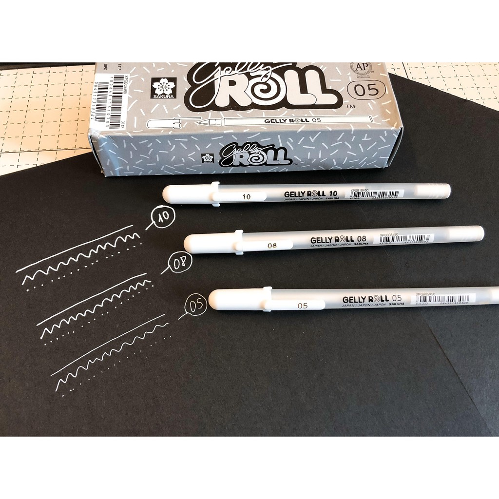 Bút trắng gelly roll sakura