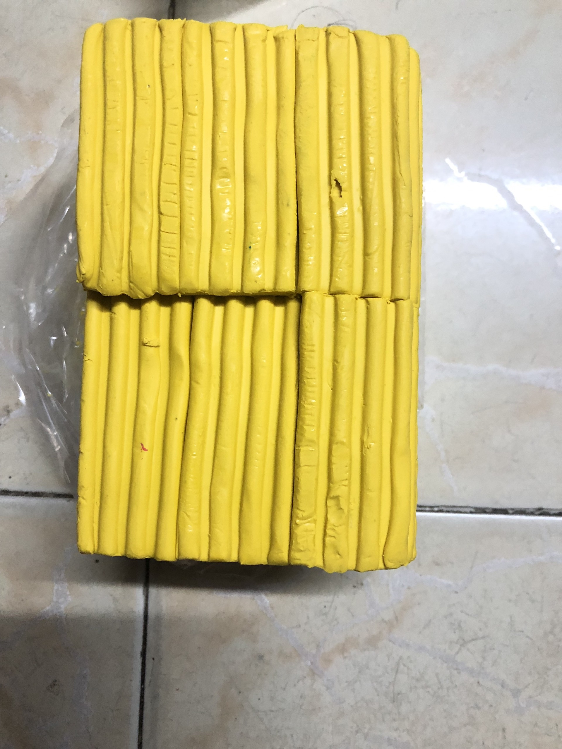 1 kg Đất nặn. không đôc hai các bé tha hồ sáng tạo