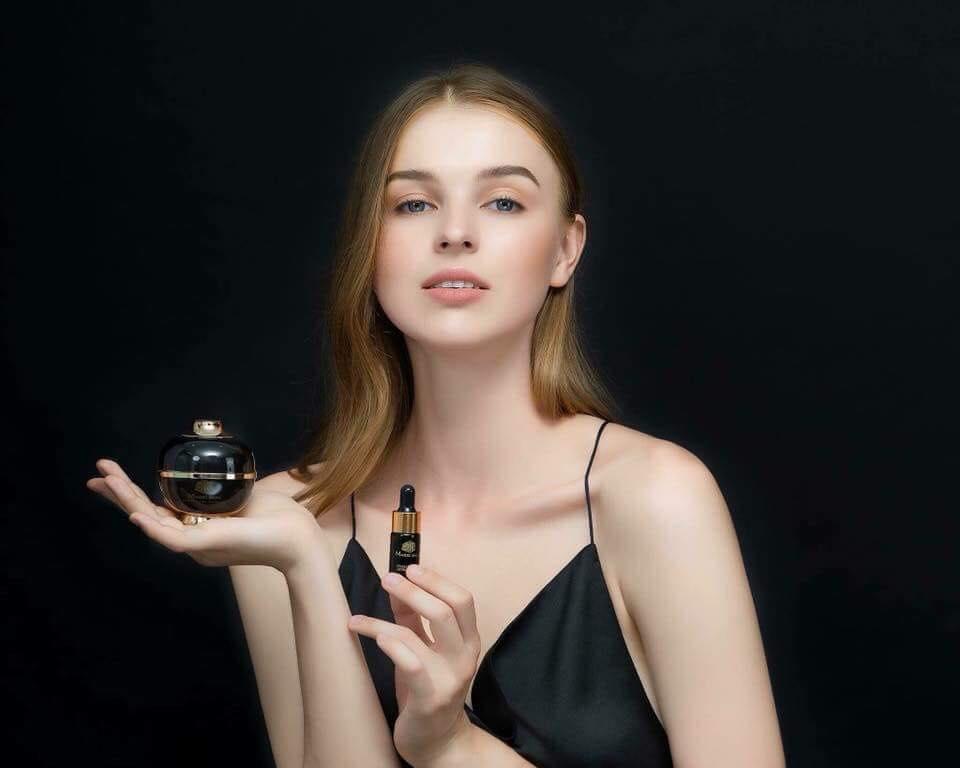 KEM NGỪA NÁM TAN NHANG MAGIC SKIN
