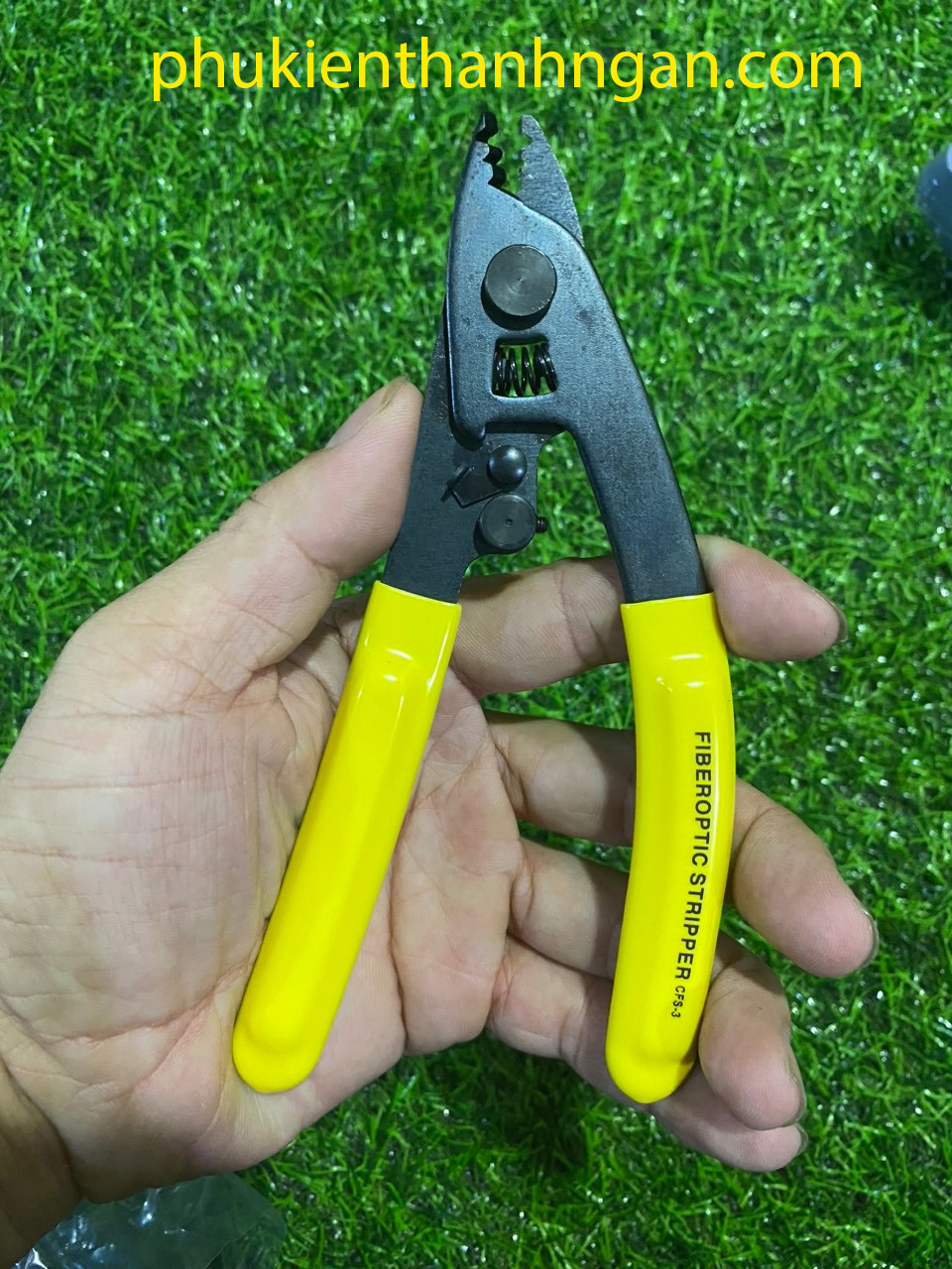 Kiềm Tuốt sợi quang 3 lỗ CFS-3