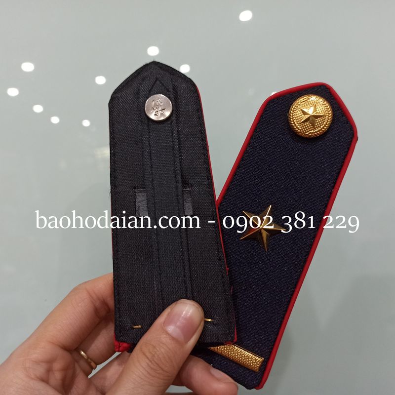 Cầu vai gạch đồng viền đỏ - 1 sao (1 cặp)