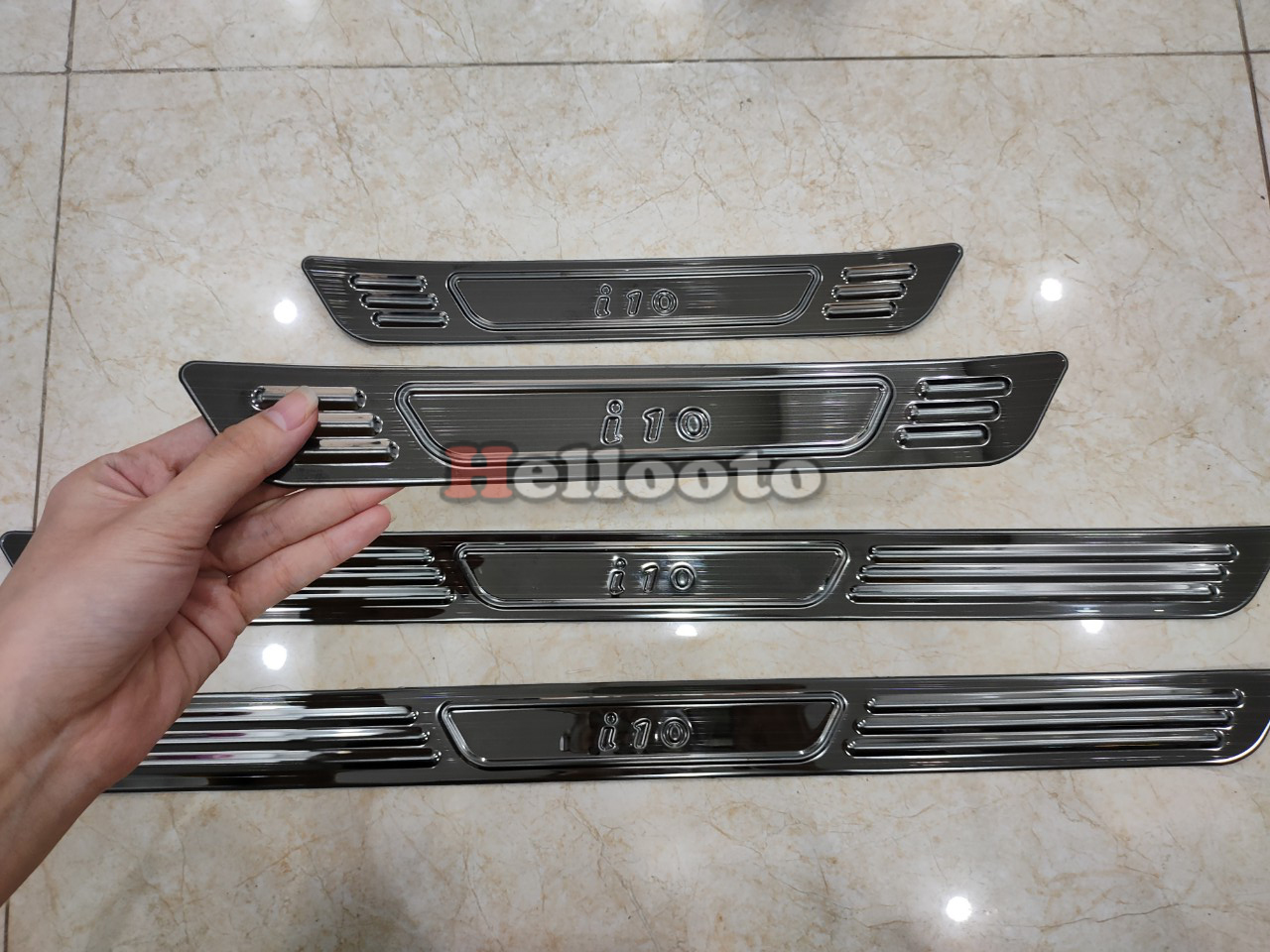Ốp Bậc Cửa Xe Grand i10 2015 đến 2022 Mẫu Titan, Bộ 4 Chi Tiết Giúp Trang Trí Chống Xước Xe Hiệu Quả, Có Sẵn Keo 2 Mặt Siêu Dính, Lắp Đặt Dễ Dàng Tại Nhà