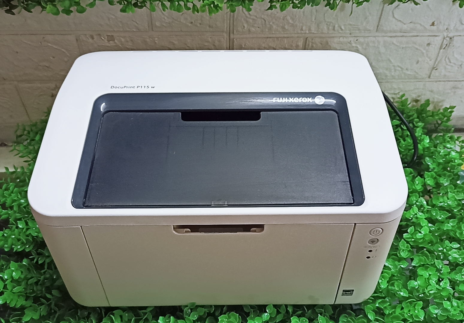 Máy in Wifi Laser Fuji Xerox DocuPrint P115w ( tặng kèm hộp mực , dây nguồn , dây usb mới )