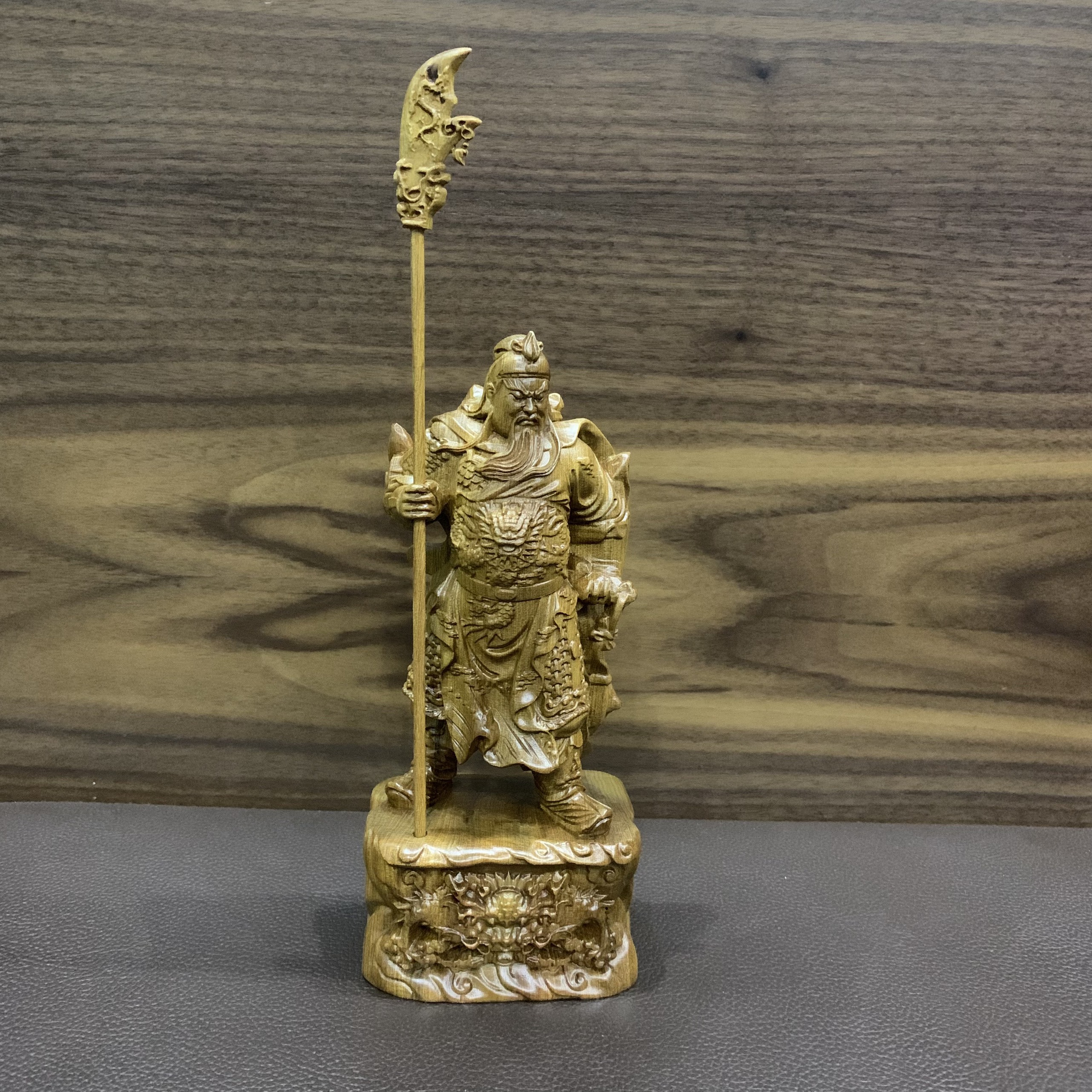Tượng quan công gỗ bách xanh cao 20 cm
